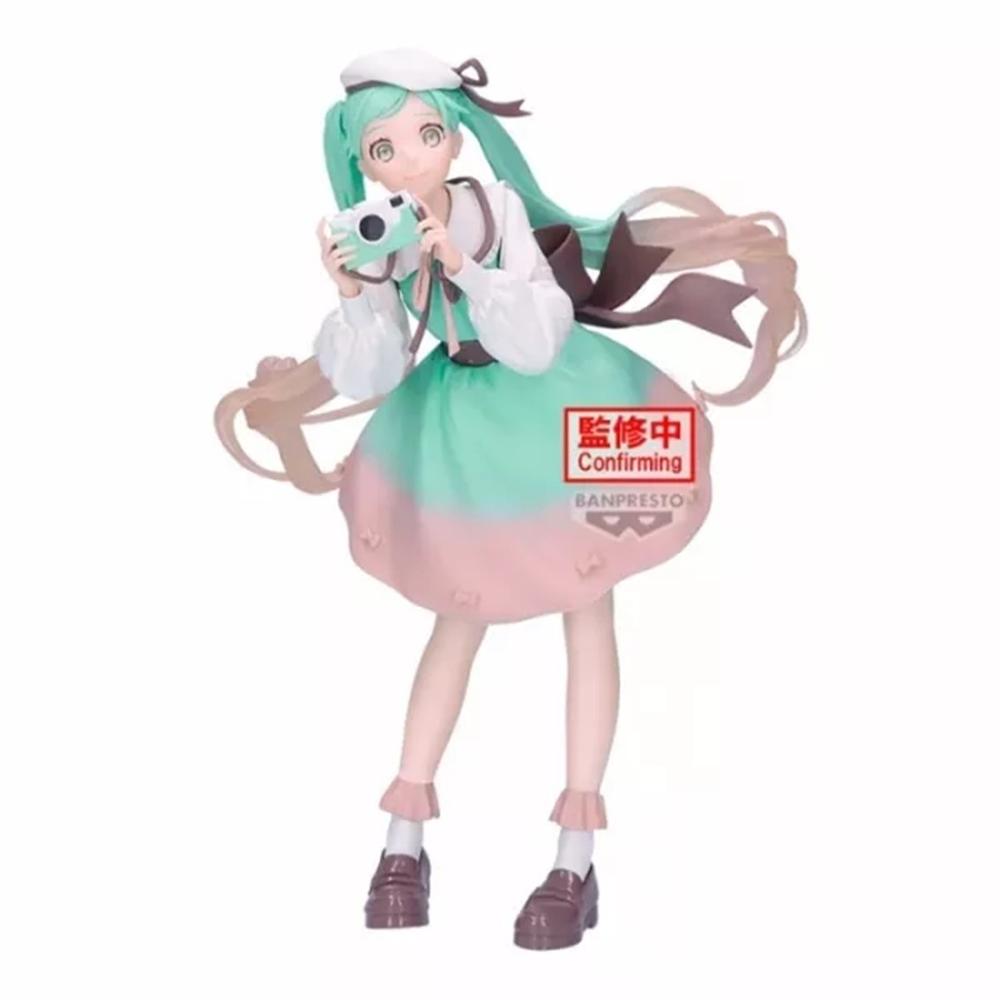 Figura de Colección Banpresto Hatsune Miku Holiday Memories - 20 cm