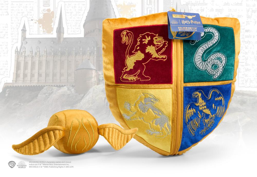 Cojín de Terciopelo con Escudo de Hogwarts y Snitch Dorada Extraíble de Noble Collection
