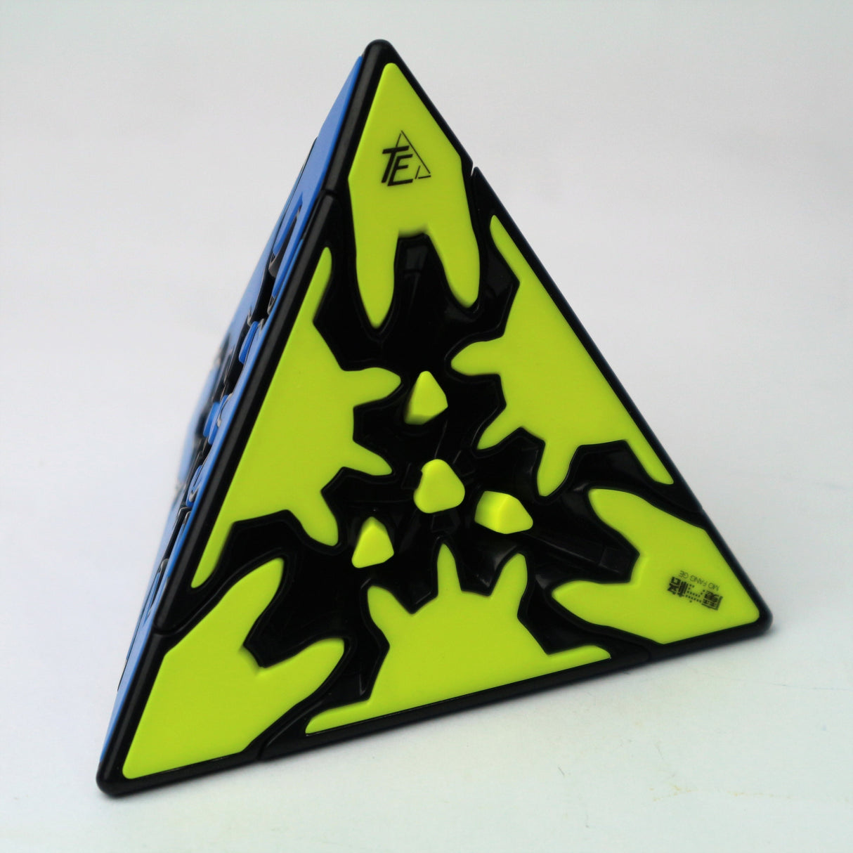 Cubo de Rubik Qiyi Gear Pyraminx con Bordes Negros